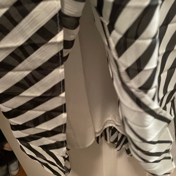 BCBGMaxAzria mixed print pleated fit and flare dress. small. - Picture 5 of 17